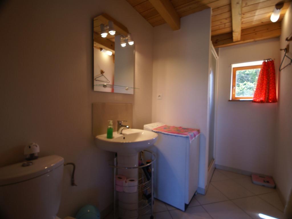 Cosy Holiday Home With Garden In Walscheid Экстерьер фото