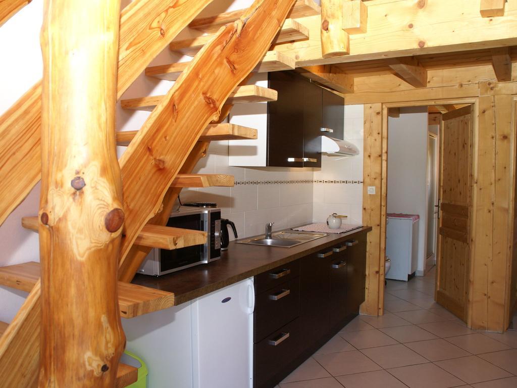 Cosy Holiday Home With Garden In Walscheid Экстерьер фото